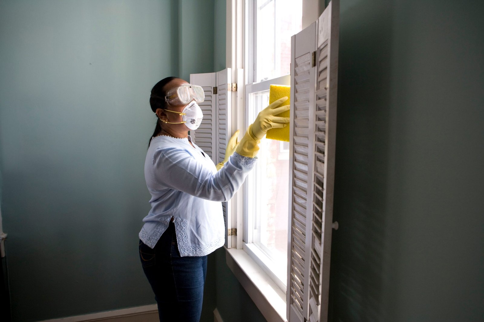 Eco-Friendly Coop Cleaning Solutions: Keeping Your Chickens Happy and Healthy